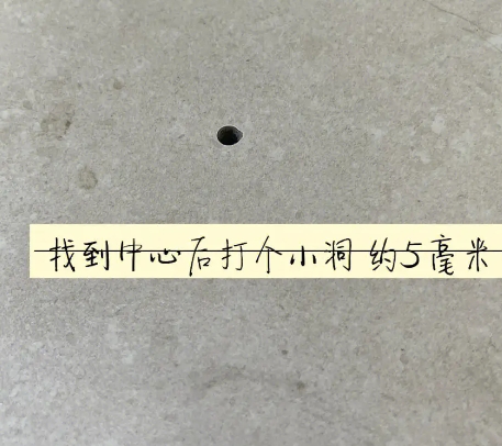 乌兰浩特瓷砖空鼓维修公司专业解答在瓷砖铺贴过程中，如果砂料搅拌不均匀，将会带来以下问题