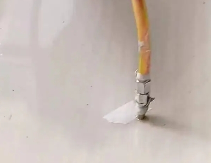 乌兰浩特瓷砖空鼓维修公司专业解答在瓷砖铺贴过程中，如果使用的砂料过粗（如全部使用了粗砂），可能会导致以下问题
